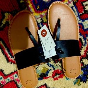 Sandals size 10